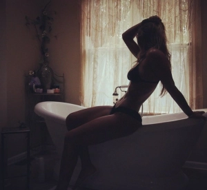 300px_niykee-heaton_157.webp