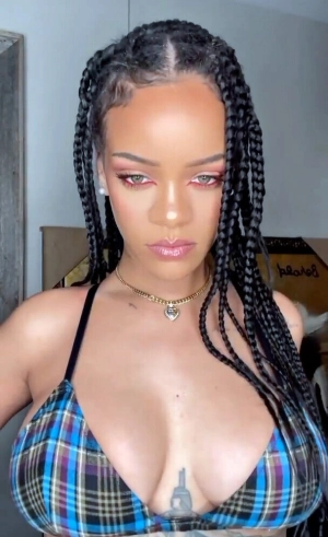 300px_rihanna_1004.webp