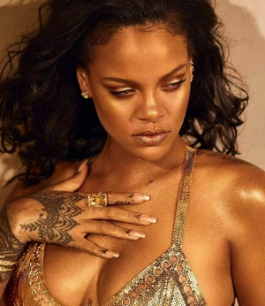 300px_rihanna_1035.webp