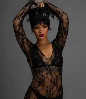 300px_rihanna_1090.webp