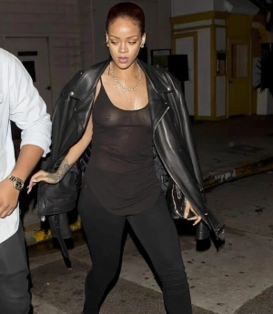 300px_rihanna_1165.webp