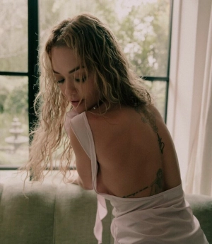 300px_rita-ora_937.webp