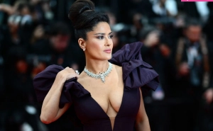 300px_salma-hayek_670.webp