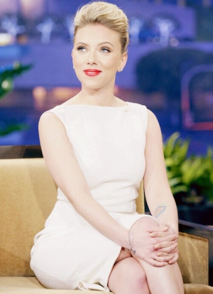 300px_scarlett-johansson_1043.webp