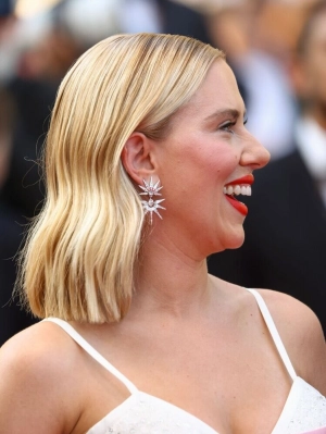 300px_scarlett-johansson_1101.webp