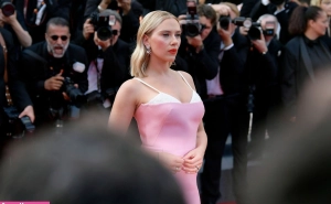 300px_scarlett-johansson_1112.webp