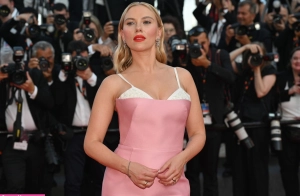 300px_scarlett-johansson_1128.webp