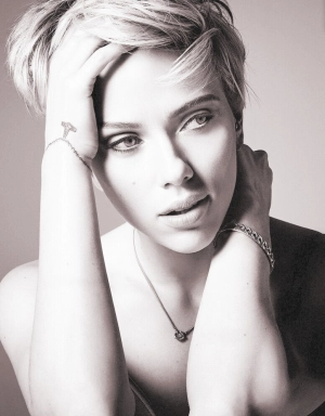 300px_scarlett-johansson_965.webp