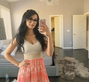 300px_sssniperwolf_19.webp