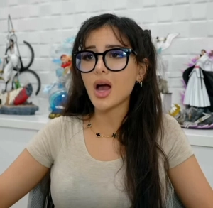 300px_sssniperwolf_255.webp