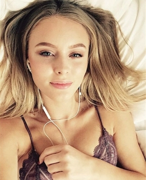 300px_zara-larsson_152.webp