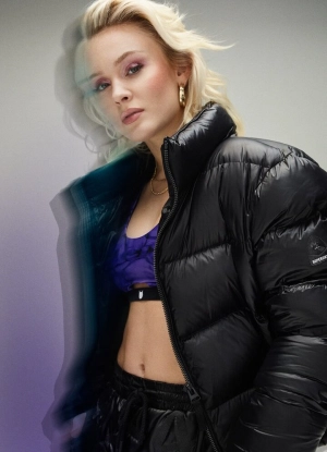 300px_zara-larsson_69.webp