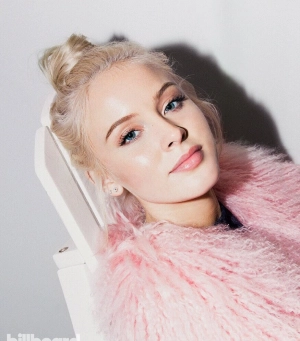 300px_zara-larsson_93.webp