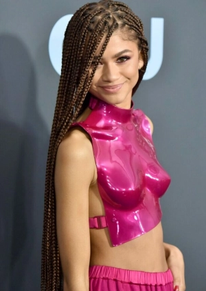 300px_zendaya_373.webp