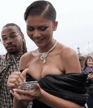 300px_zendaya_512.webp