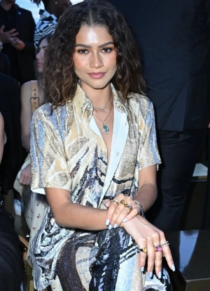 300px_zendaya_557.webp